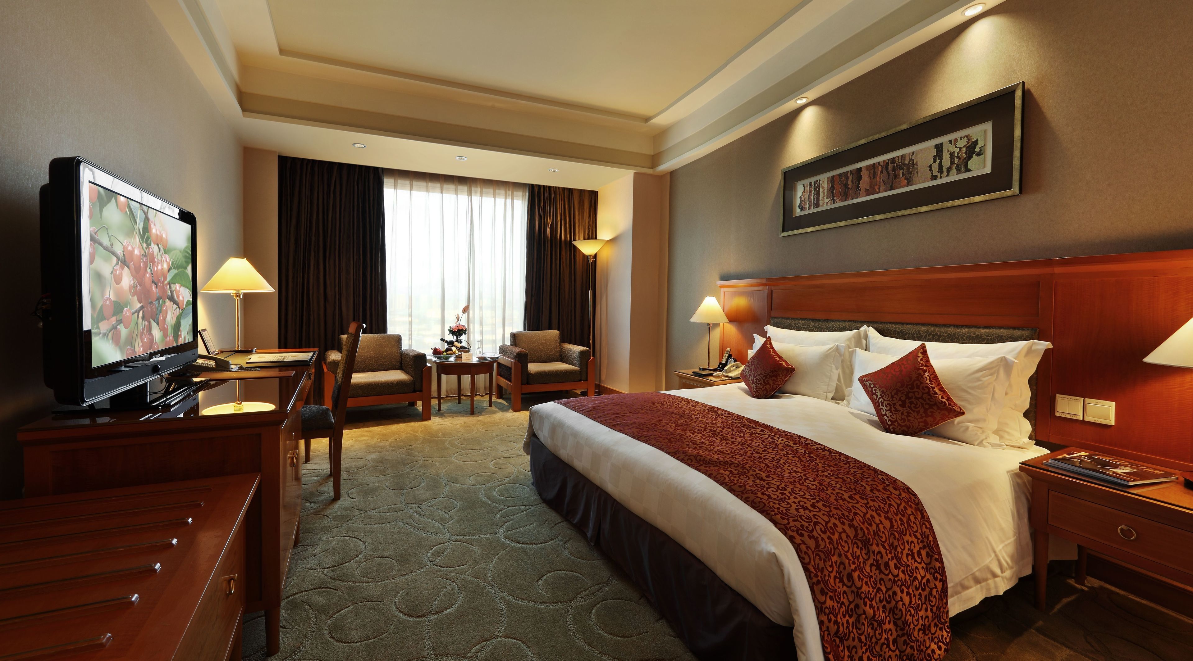 minibar, in-room safe, desk, free wifi