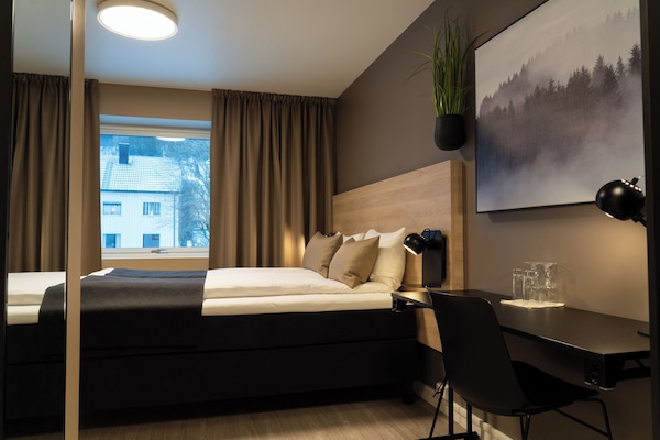 Kahden hengen standard-huone | Pimennysverhot, äänieristys, silitysrauta/-lauta, ilmainen Wi-Fi