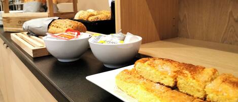 Free daily buffet breakfast