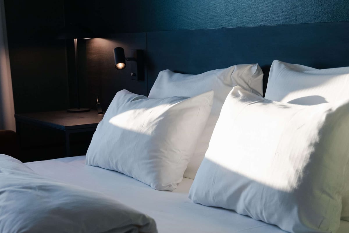 standard room, 1 double bed, non smoking | pillow-top beds, desk, blackout curtains, cots/infant beds