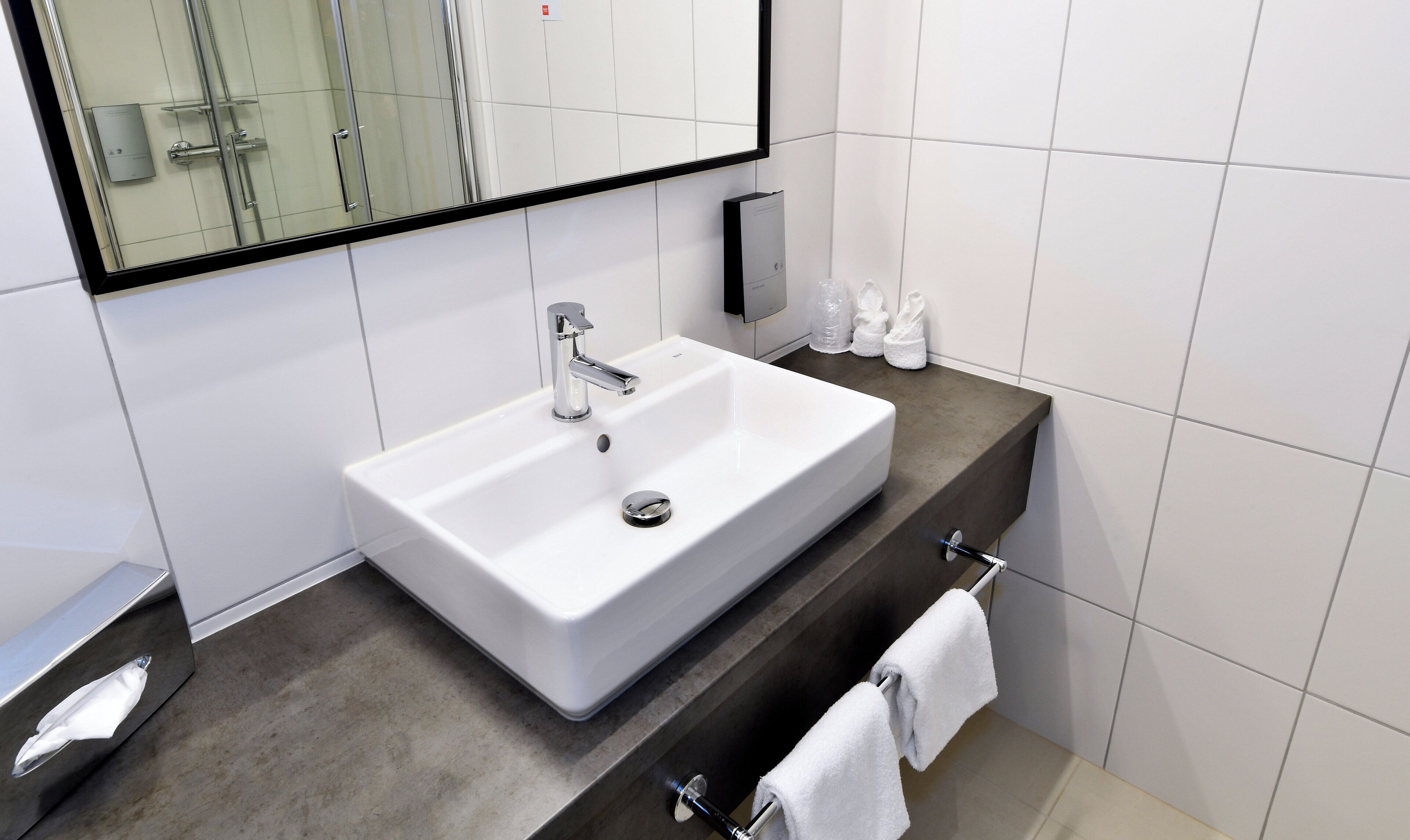 superior room | 1 bedroom, minibar, desk, iron/ironing board