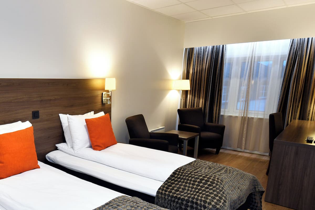 Superior Room, 2 Twin Beds, Non Smoking | Minibar, desk, iron/ironing board, cribs/infant beds