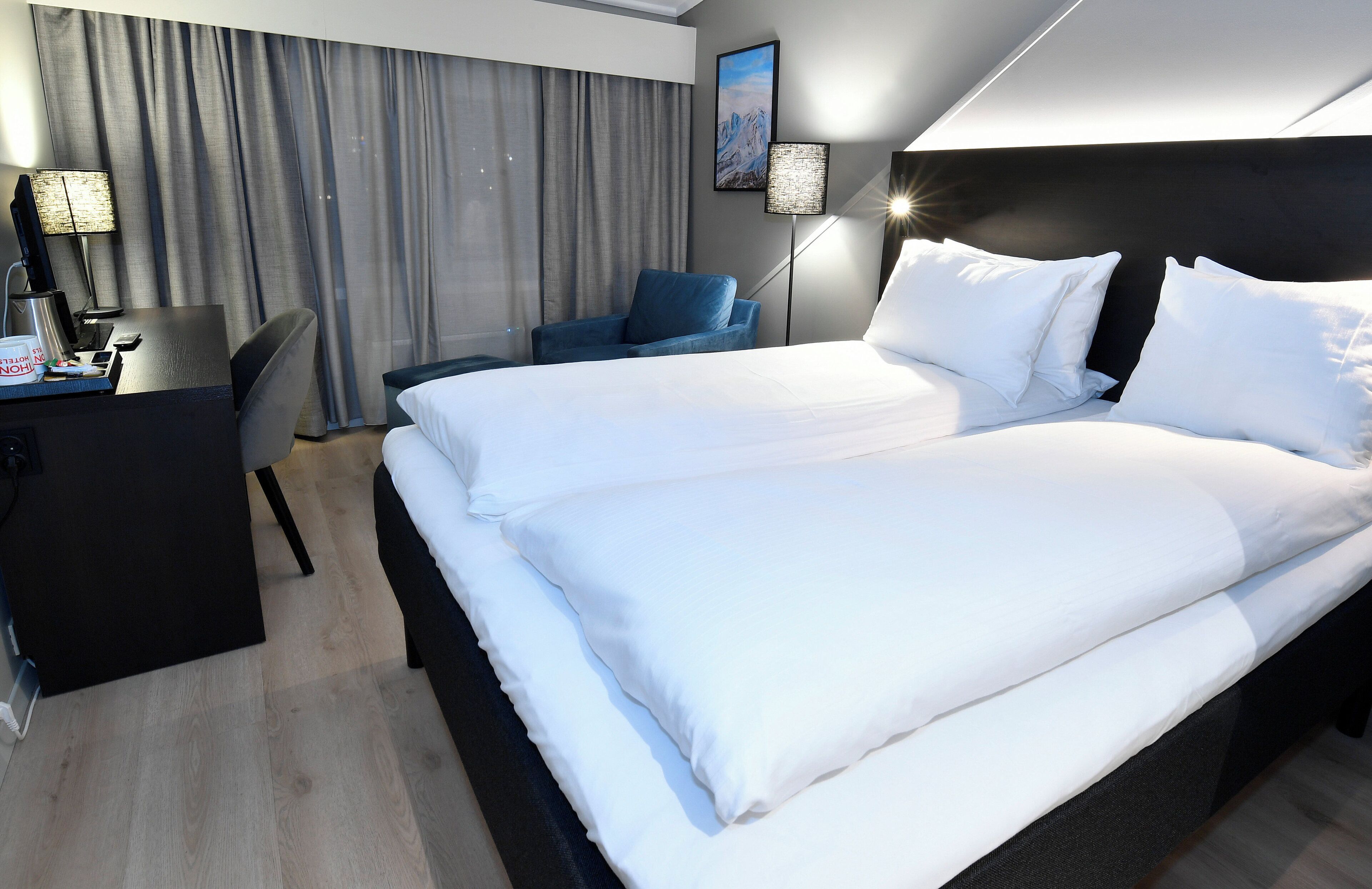 ミニバー、デスク、アイロン / アイロン台、WiFi (無料)