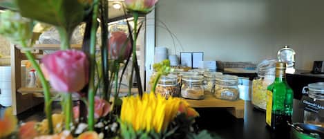 供应早餐和午餐,斯堪的纳维亚菜