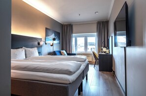 Minibar, desk, iron/ironing board, free WiFi