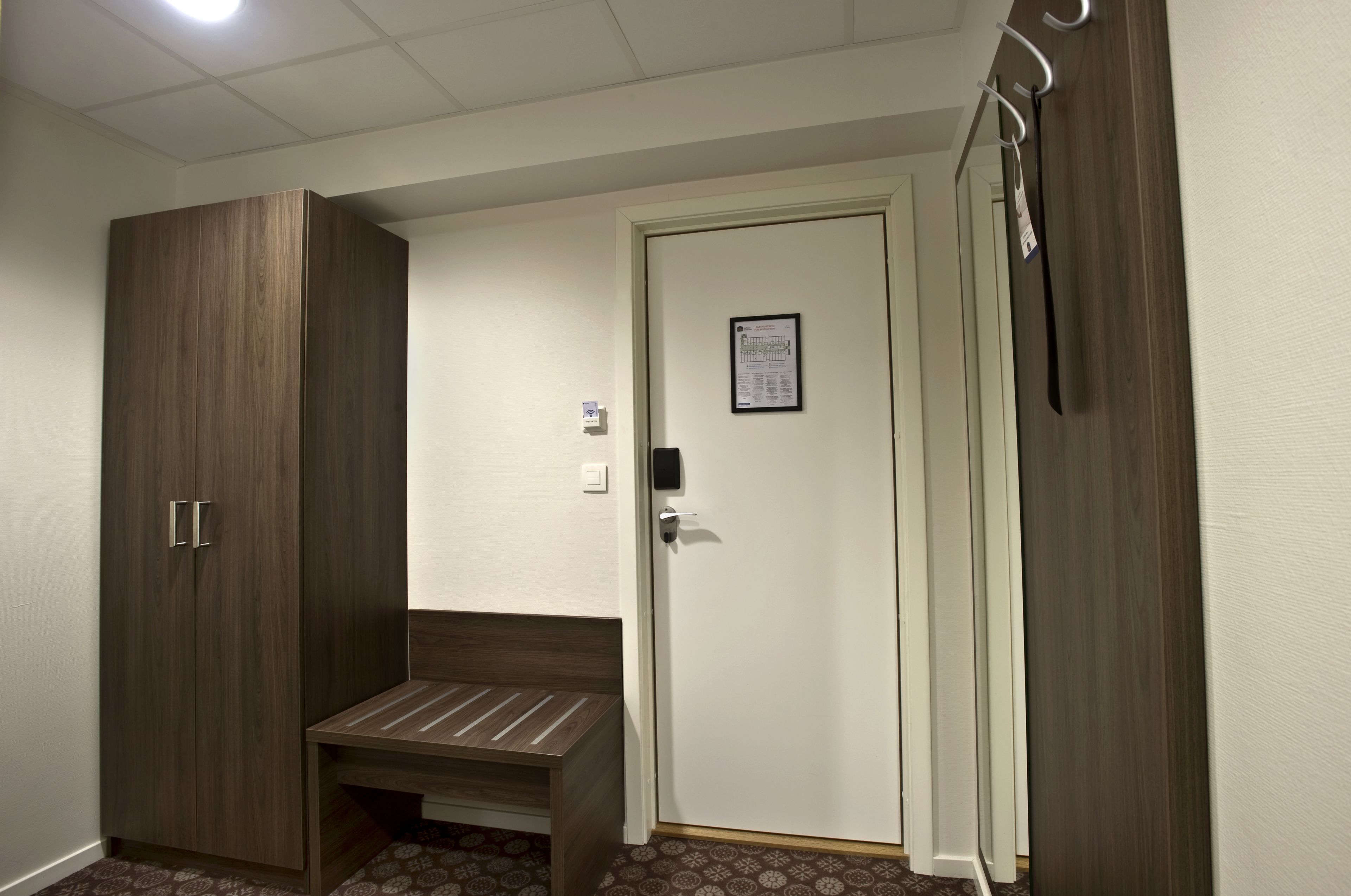 1 bedroom, minibar, desk, iron/ironing board