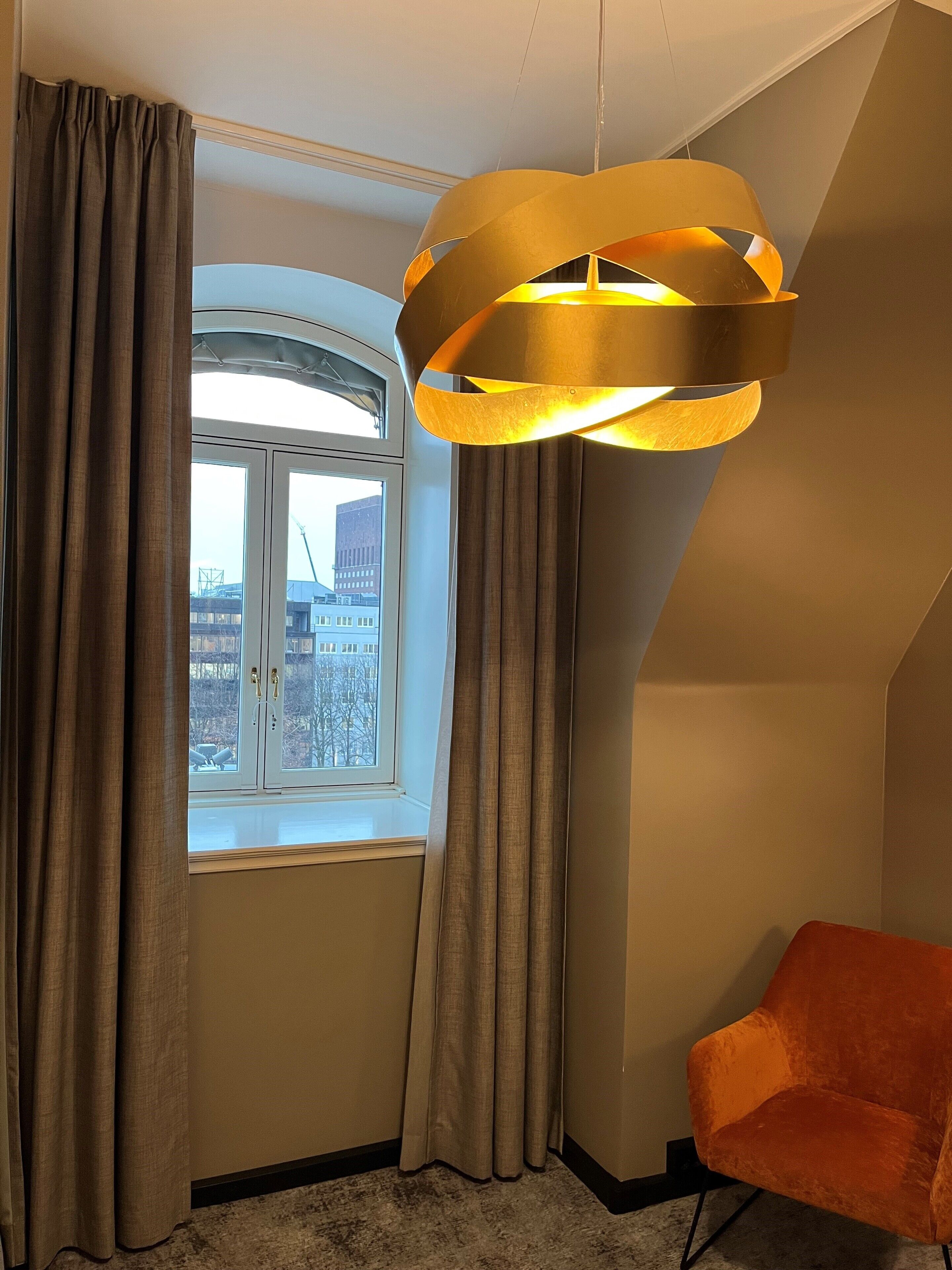 family room | 1 bedroom, pillow-top beds, in-room safe, desk