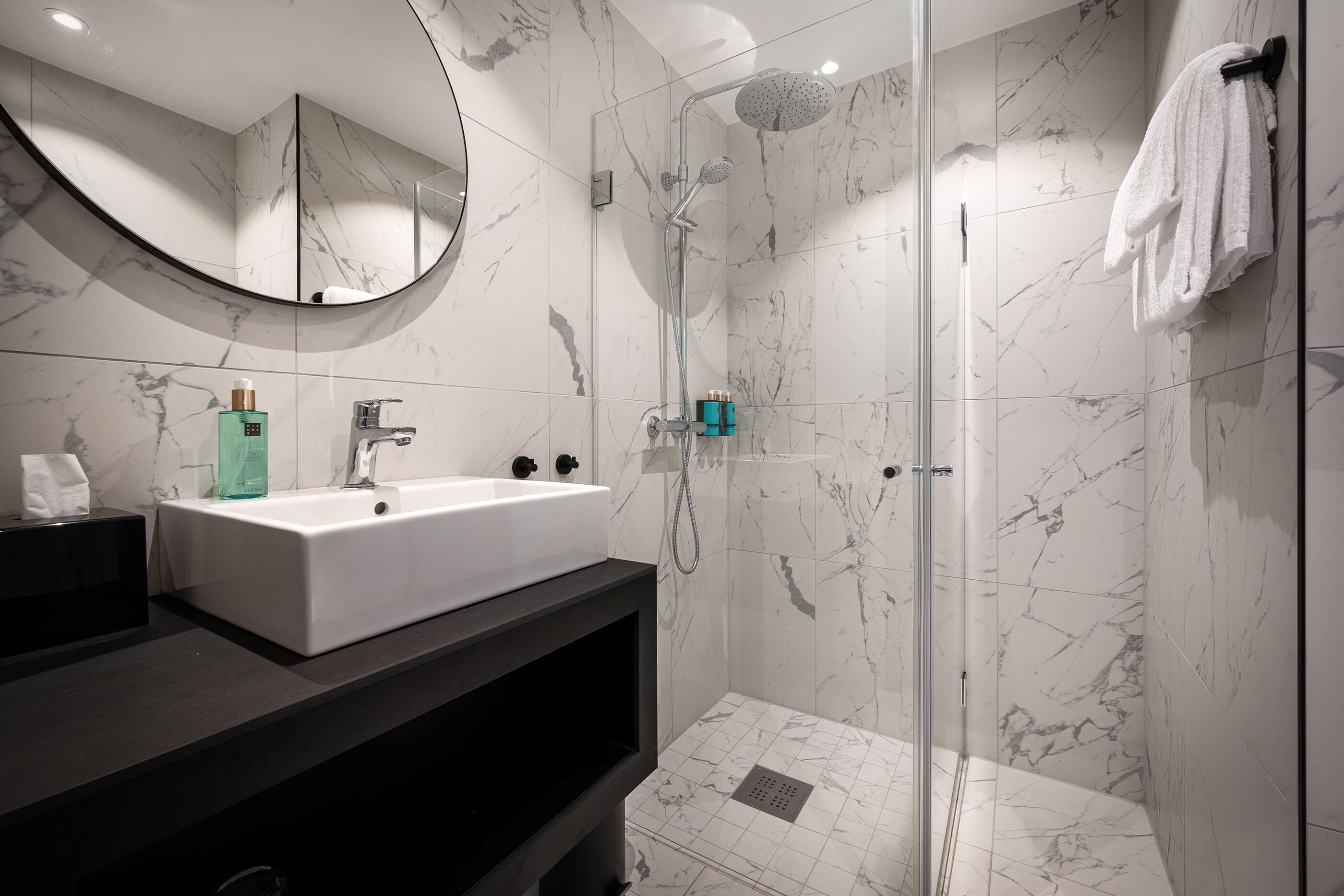 1 bedroom, pillow-top beds, in-room safe, desk