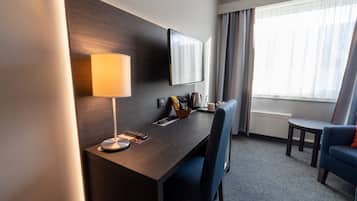 Desk, soundproofing, cribs/infant beds, rollaway beds