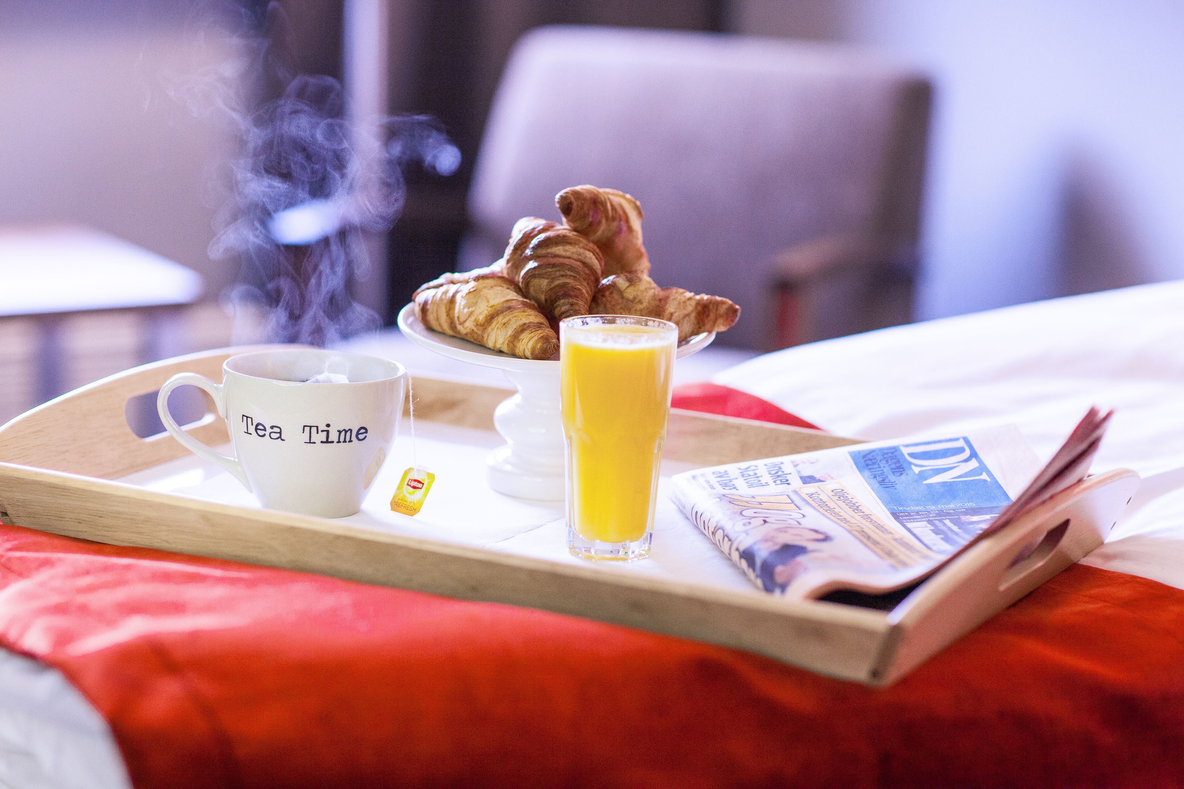 single room | in-room dining