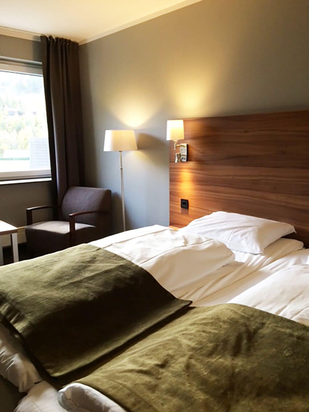 family room, 1 double bed, non smoking (standard) | pillow-top beds, desk, blackout curtains, iron/ironing board