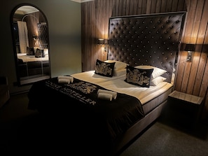 Deluxe Double Room, 1 Double Bed | Premium bedding, cribs/infant beds, free WiFi, bed sheets