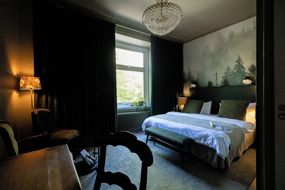 Double City View | Premium bedding, minibar, desk, blackout drapes