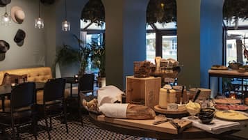 Petit déjeuner buffet compris tous les jours