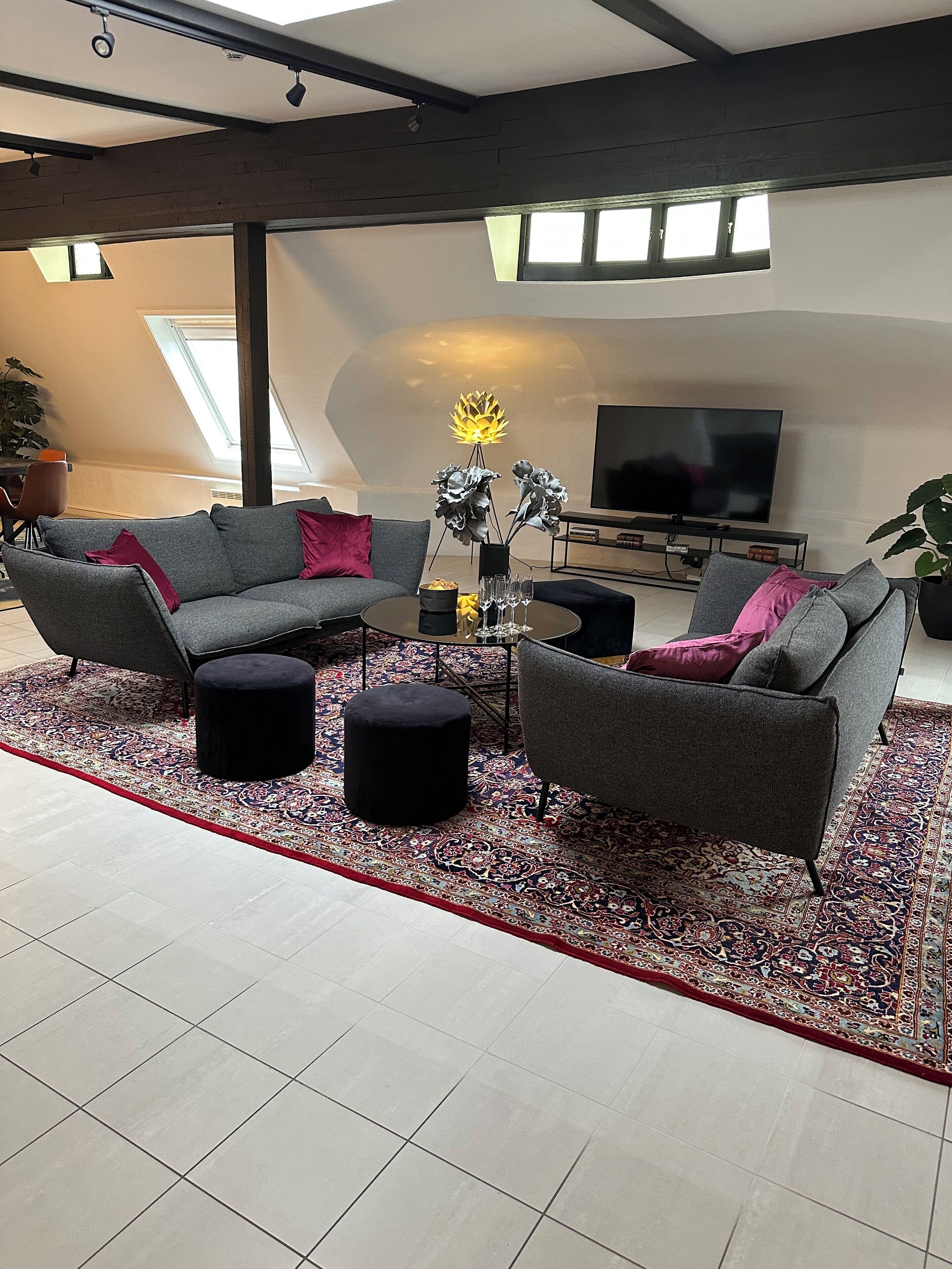 penthouse terrace suite | living area | flat-screen tv