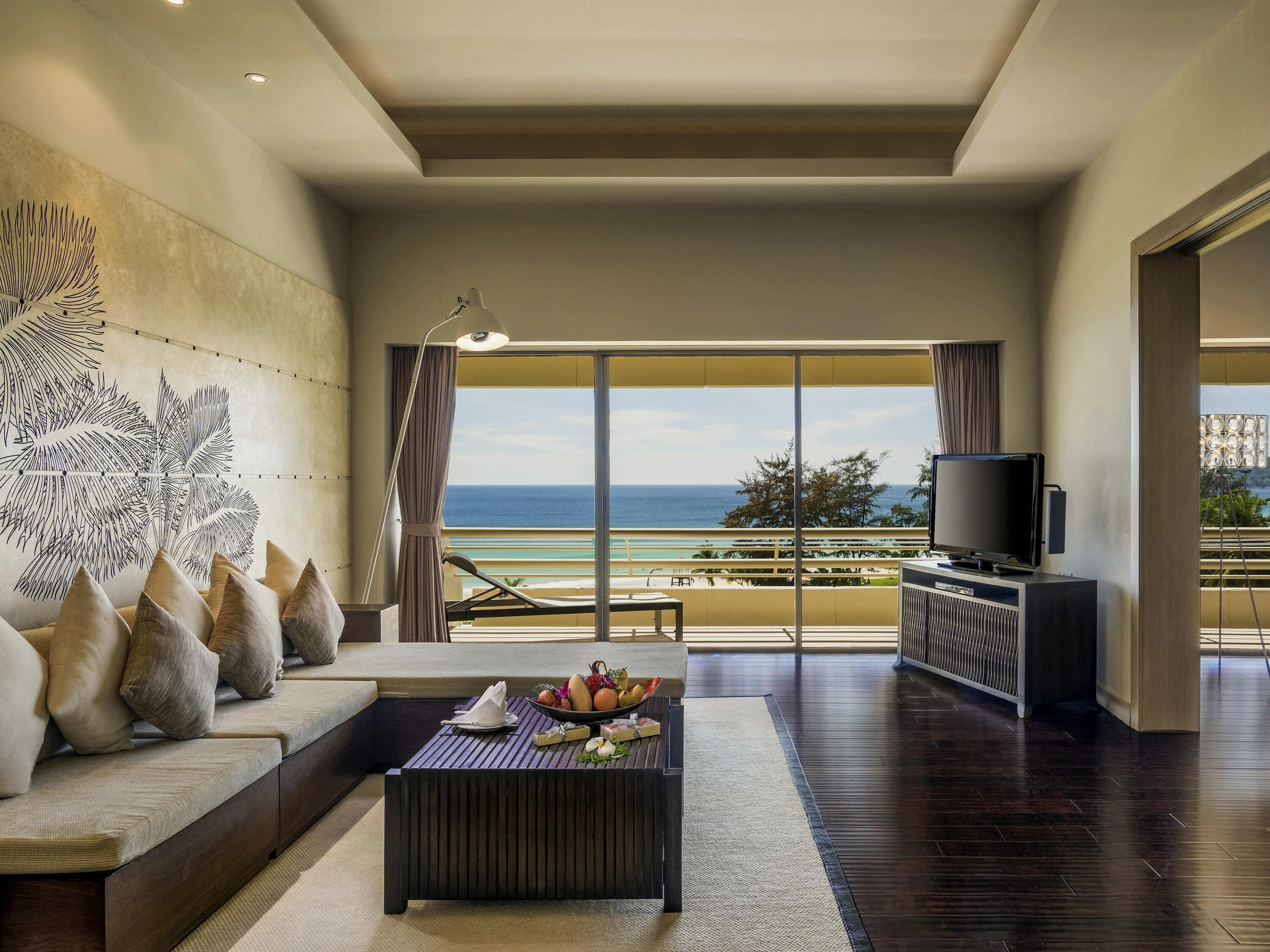 Superior Suite, Sea View | Premium bedding, minibar, in-room safe, individually furnished