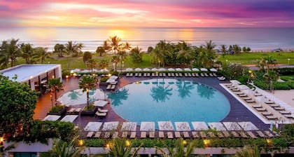 Pullman Phuket Karon Beach Resort