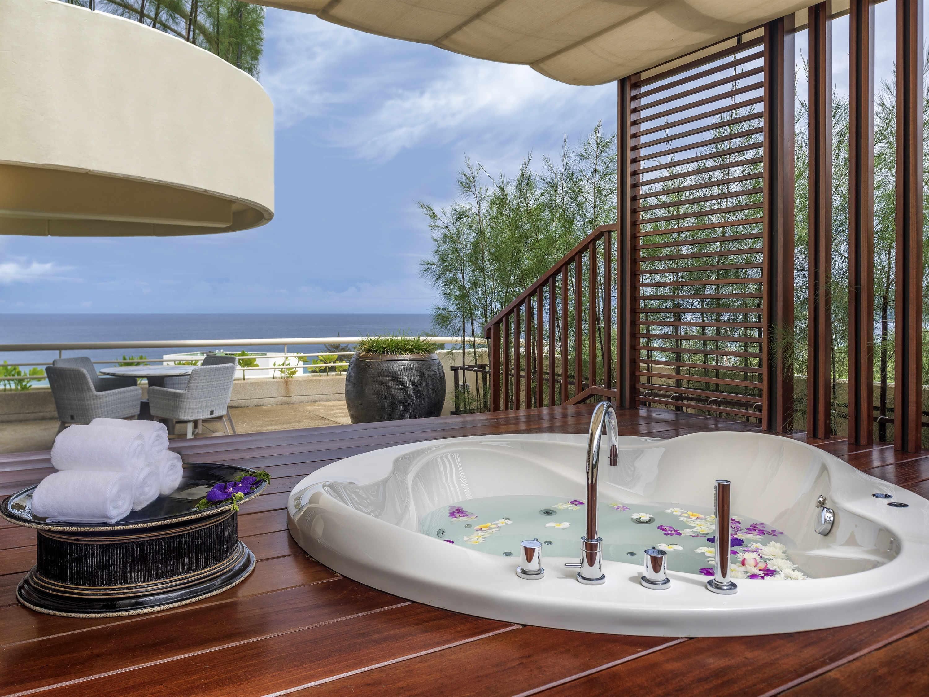 Premium bedding, minibar, in-room safe, individually furnished