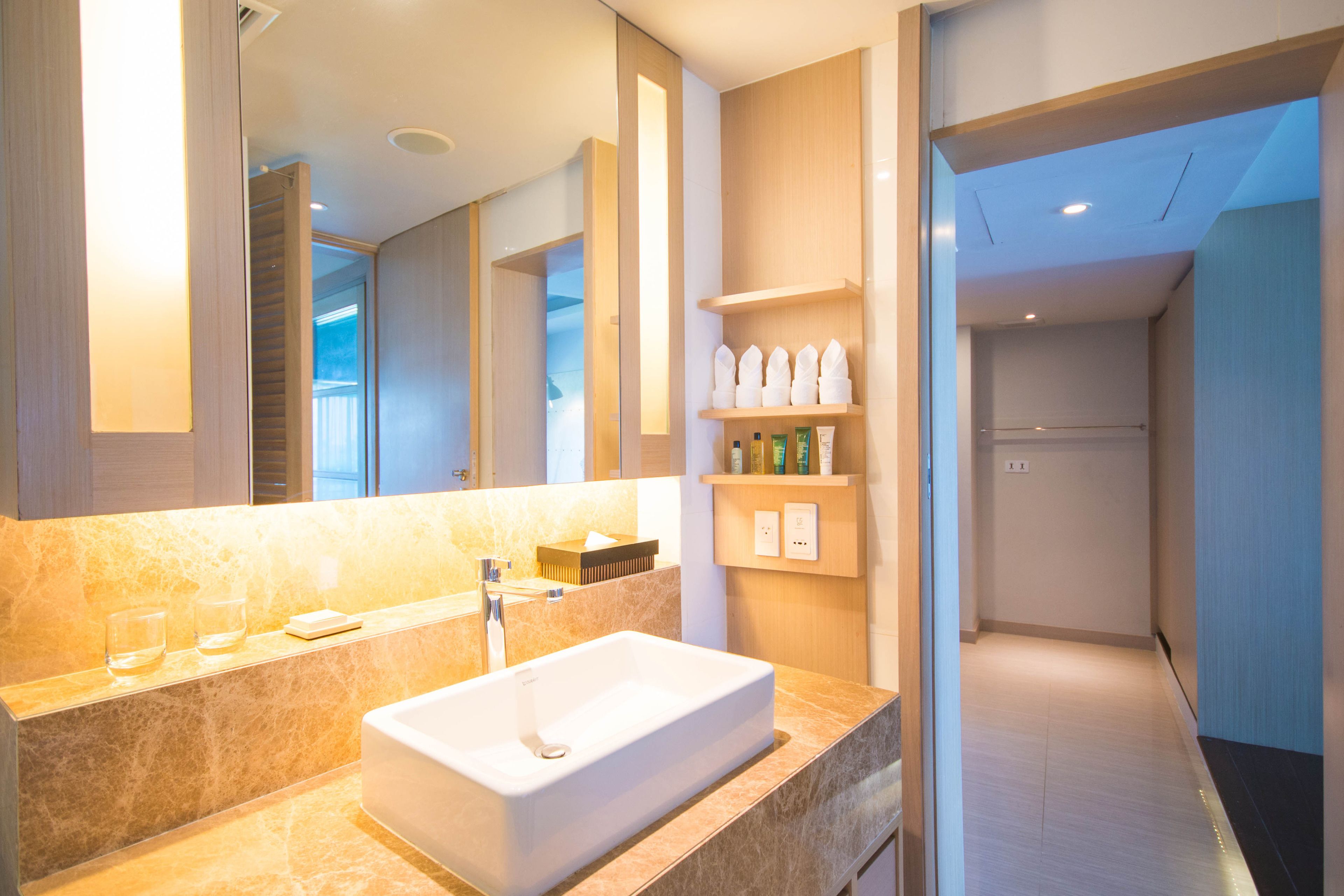 superior suite, sea view | bathroom sink