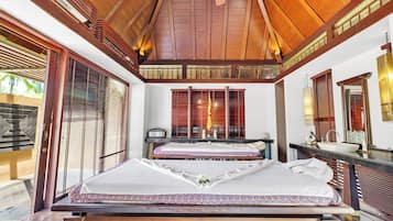 Sauna, Whirlpool, Körperbehandlungen, Aromatherapie, Warmsteinmassagen