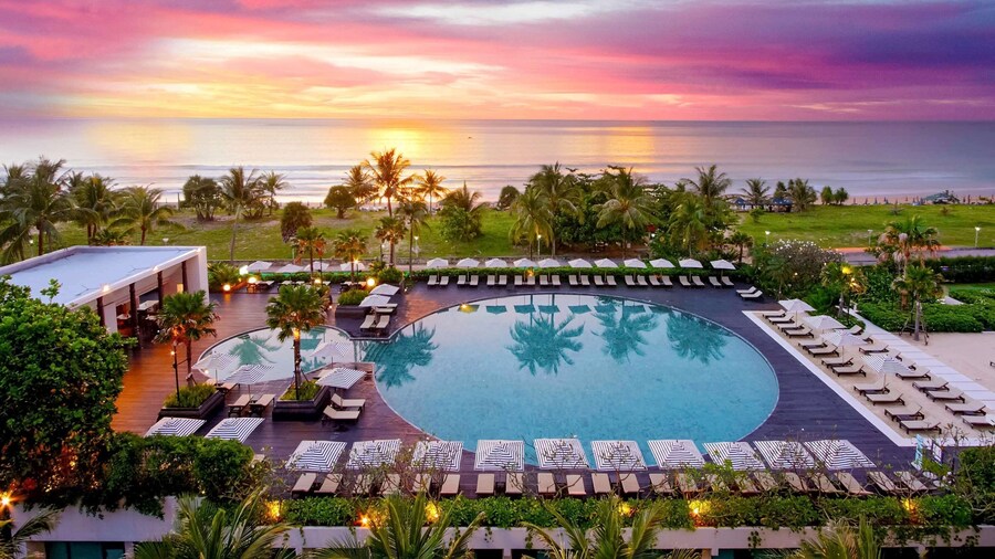 Pullman Phuket Karon Beach Resort