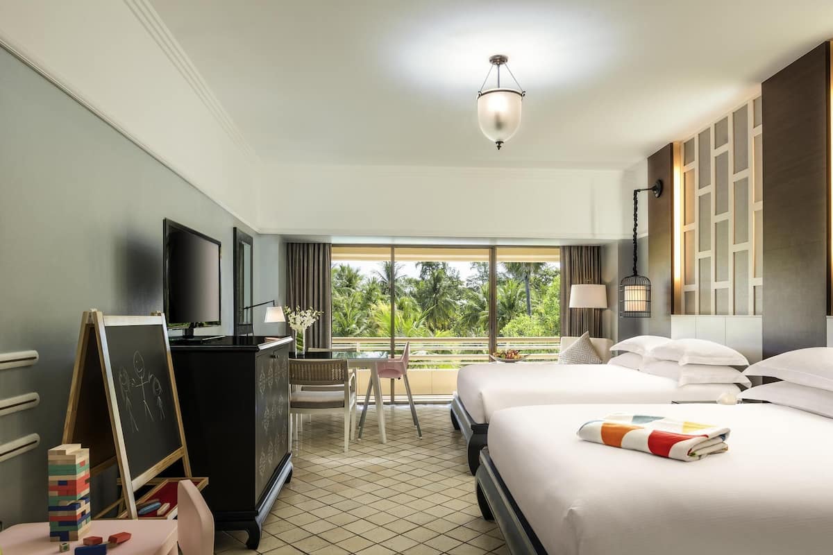 Superior-huone, 2 keskisuurta parisänkyä, näköala puutarhaan | Ylelliset vuodevaatteet, minibaari, tallelokero huoneessa