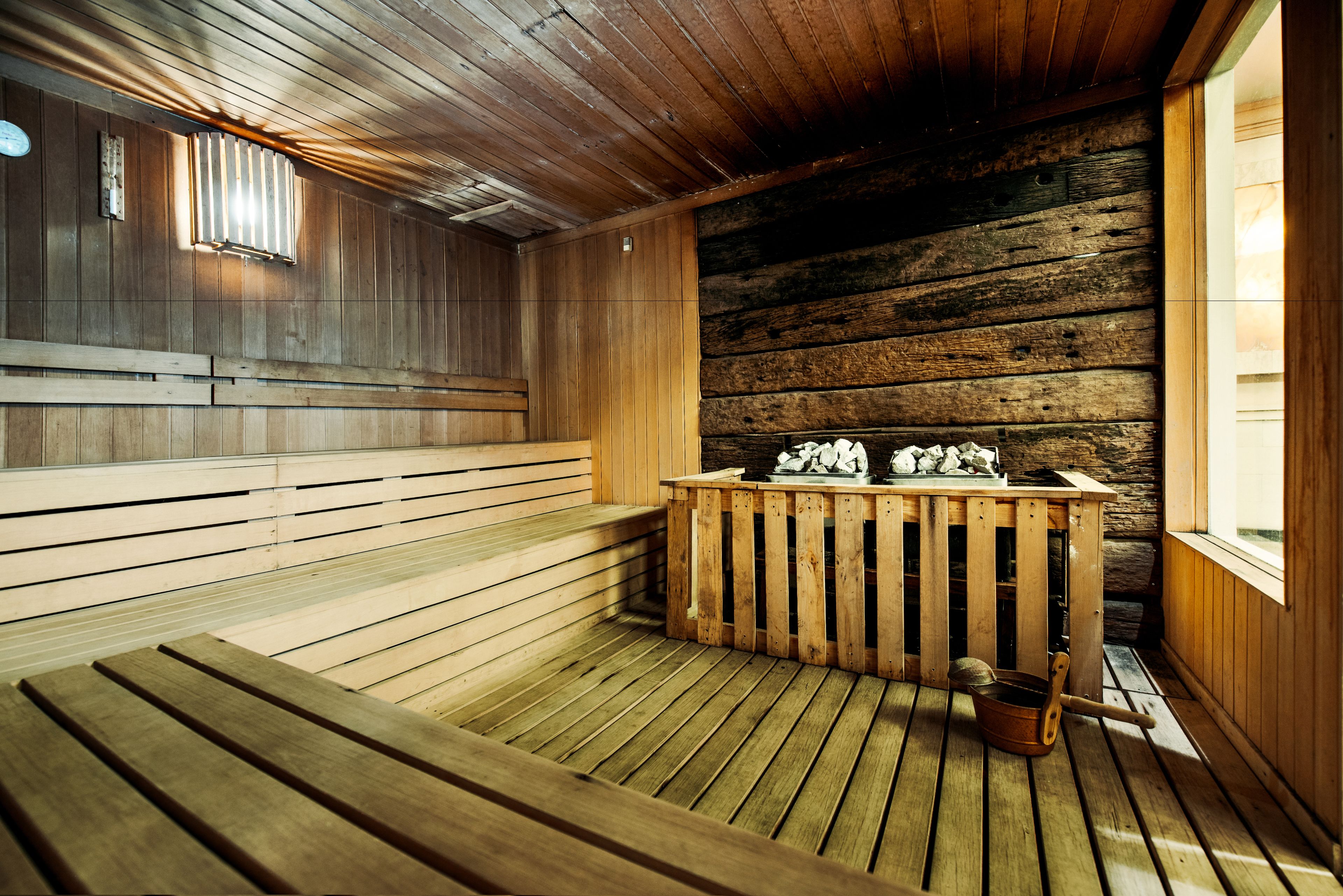 couples treatment room(s), sauna, hot tub, steam room