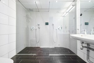 Suite, 1 Double Bed, Non Smoking | Bathroom | Shower, hair dryer, towels