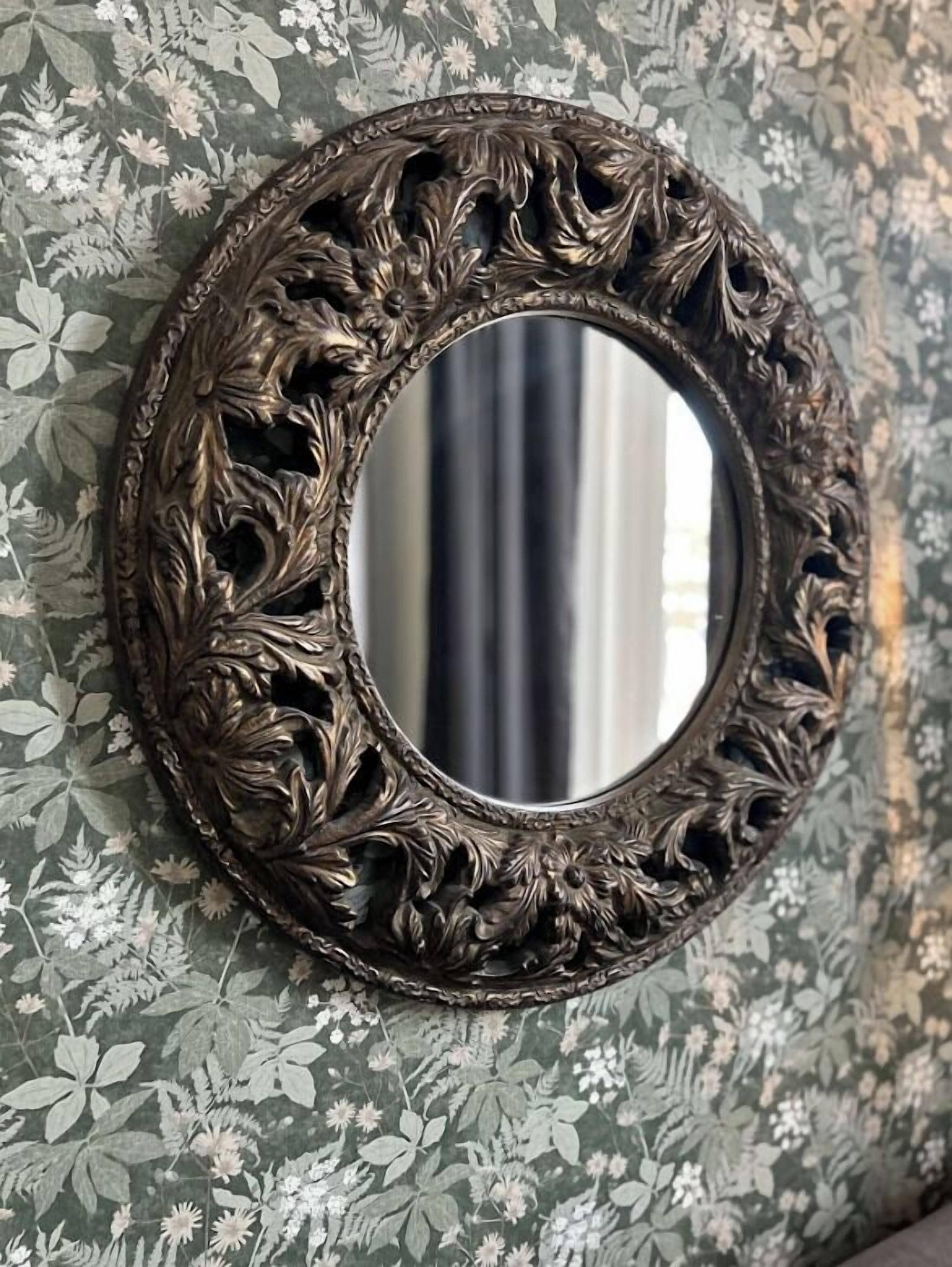 desk, cots/infant beds, rollaway beds, bed sheets