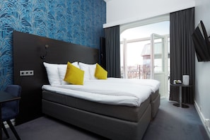Superior Room | Desk, cots/infant beds, rollaway beds, bed sheets