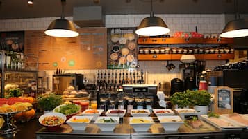 Free daily buffet breakfast