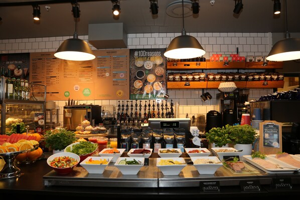 Free daily buffet breakfast 