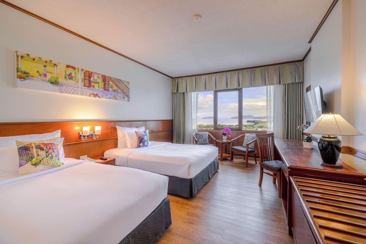 Premier Superior - Partial Sea View | 1 Schlafzimmer, Allergikerbettwaren, Zimmersafe, individuell dekoriert