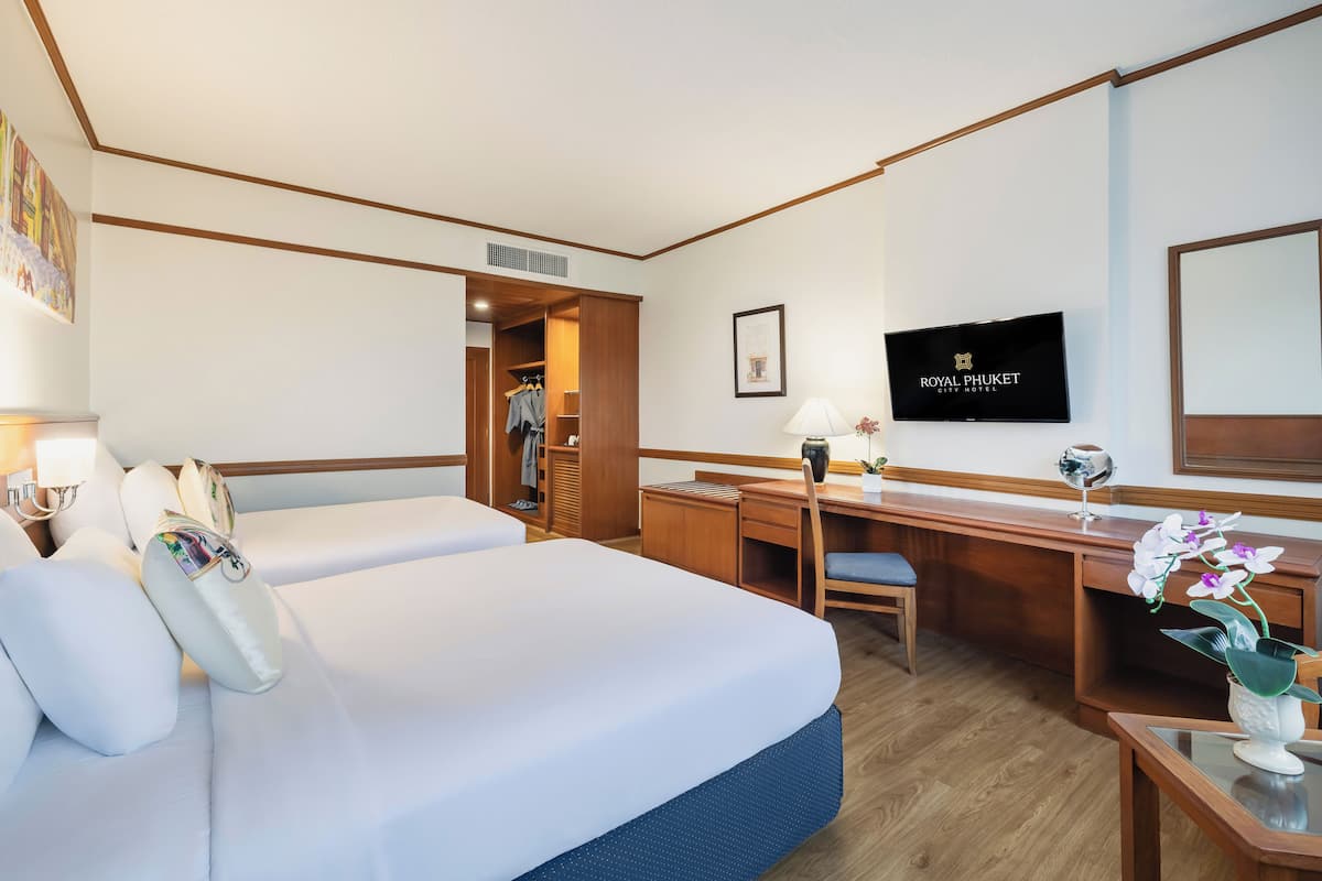 Premier Superior | 1 bedroom, hypo-allergenic bedding, in-room safe, individually decorated