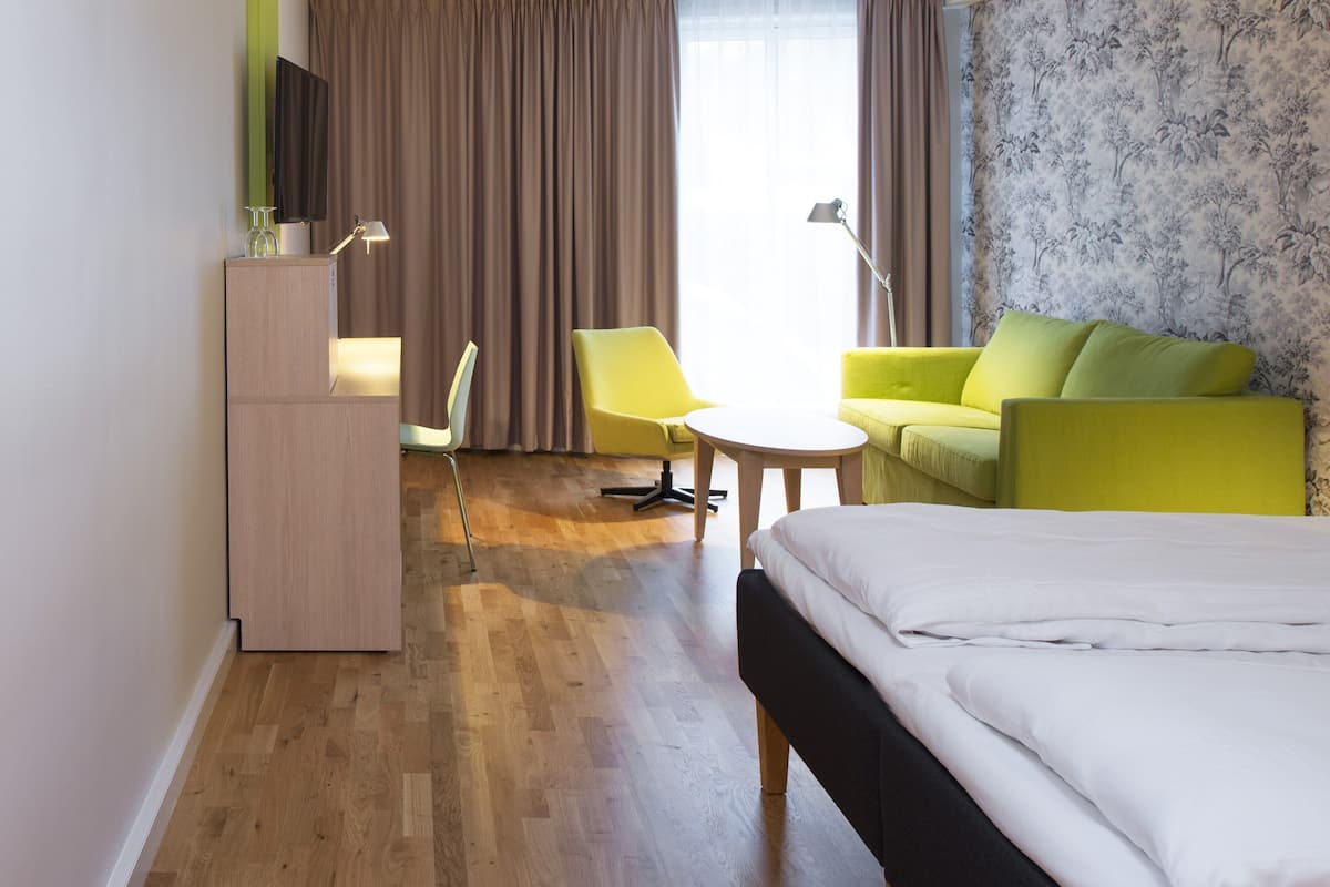 Family Room, 1 Double Bed, Non Smoking (Standard) | Minibar, desk, laptop workspace, blackout drapes