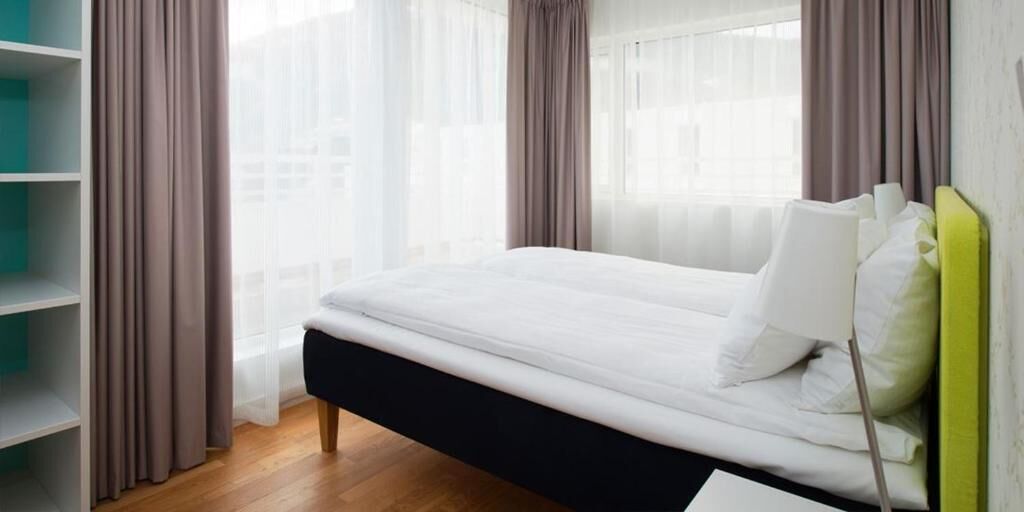 suite, non smoking, ocean view | minibar, desk, laptop workspace, blackout curtains