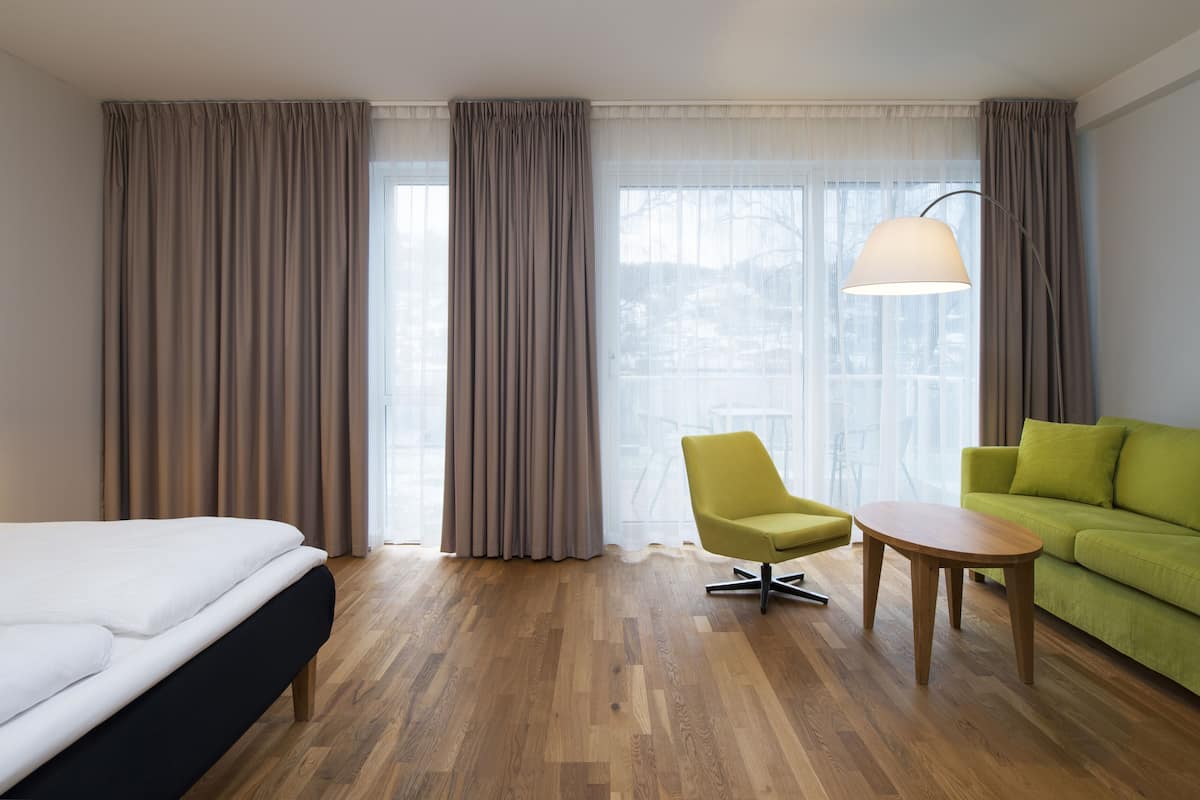Business Room, Non Smoking, Ocean View | Minibar, desk, laptop workspace, blackout curtains