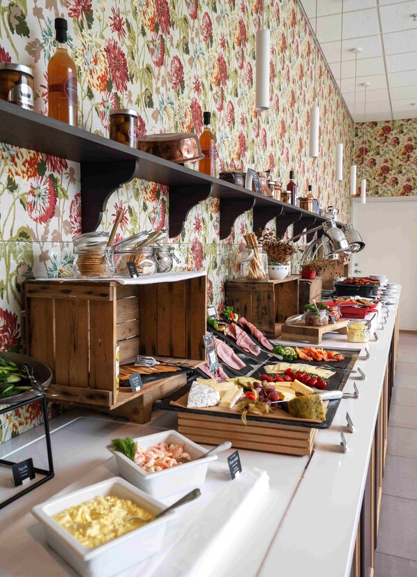 Tägliches inbegriffenes Frühstücksbuffet
