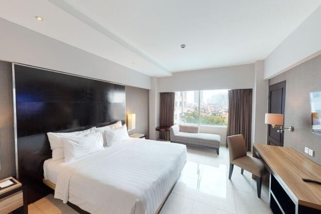 Minibar, Zimmersafe, Schreibtisch, Bügeleisen/Bügelbrett