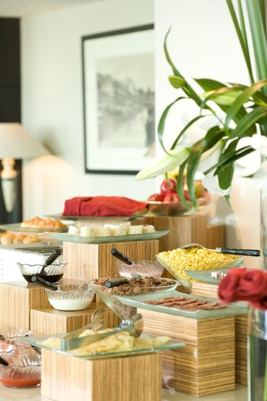 Executive lounge - Hotel Santika Premiere Slipi Jakarta (Jakarta)