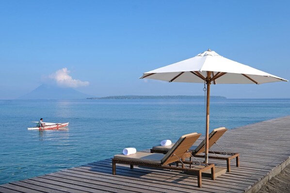Outdoor pool, pool loungers