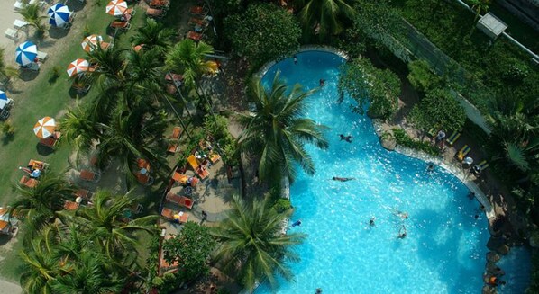 Outdoor pool, open 8:00 AM to 7:00 PM, pool loungers, lifeguards on site