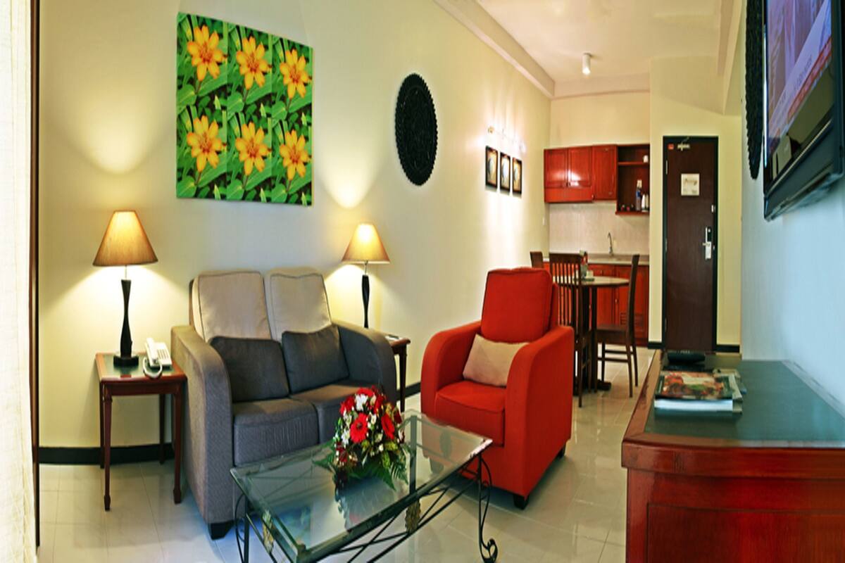 Deluxe 2 Bedroom | In-room safe, desk, soundproofing, iron/ironing board (on request)