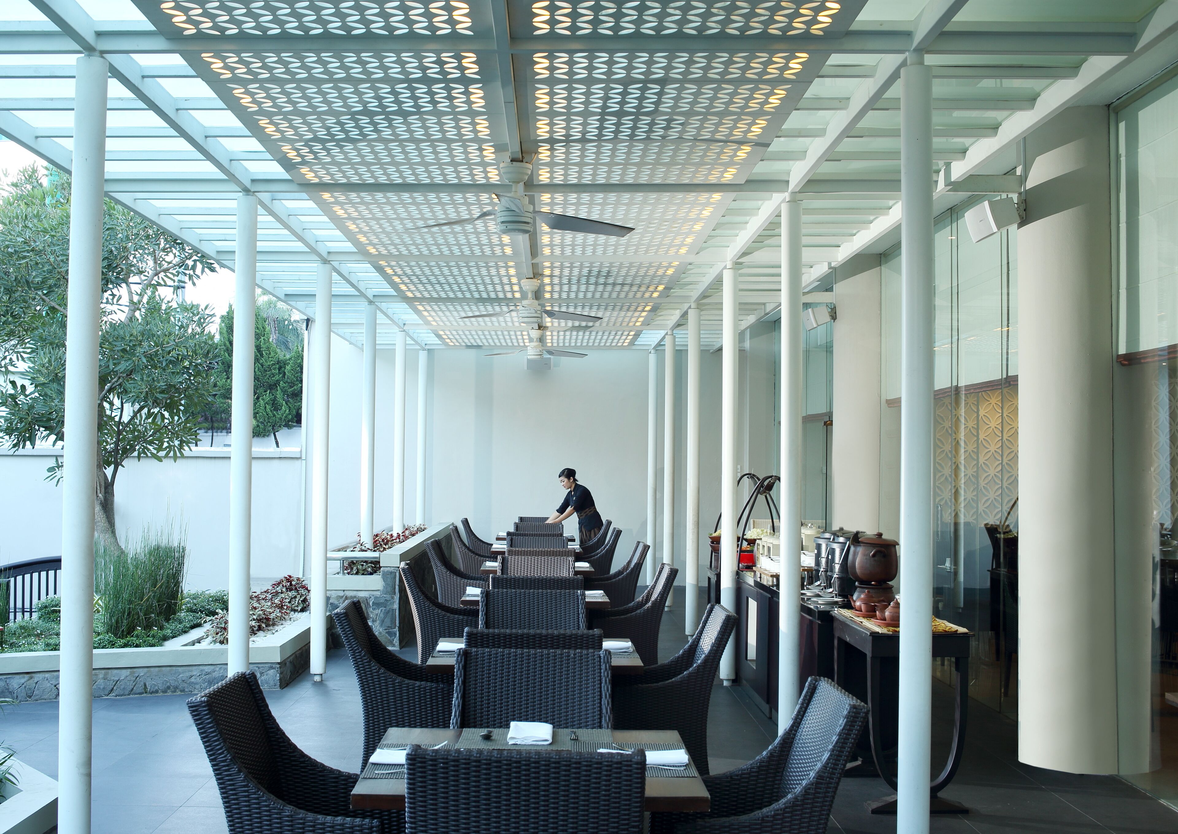 breakfast, lunch and dinner served