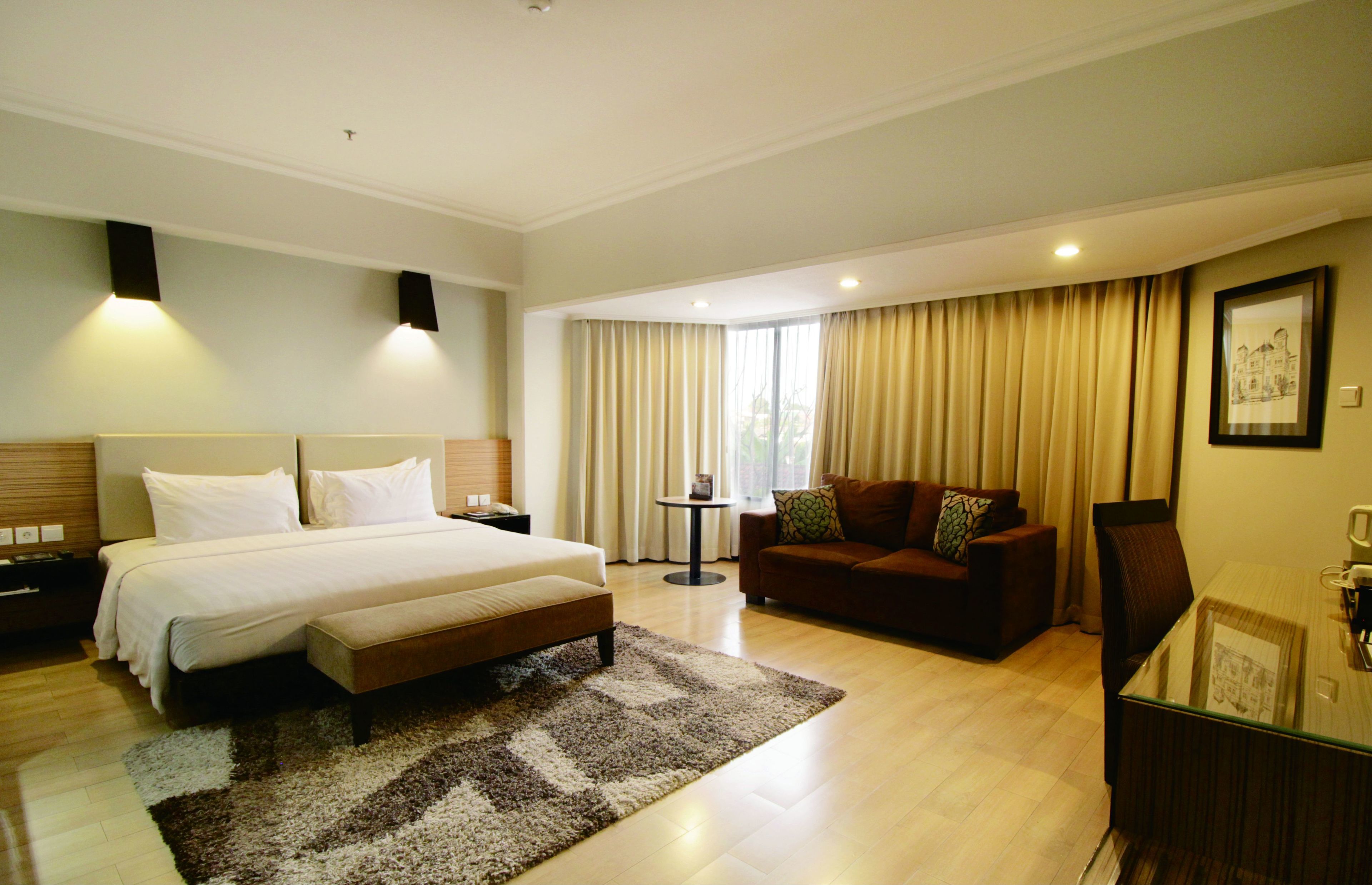 premier room, 1 king bed | egyptian cotton sheets, premium bedding, minibar, in-room safe