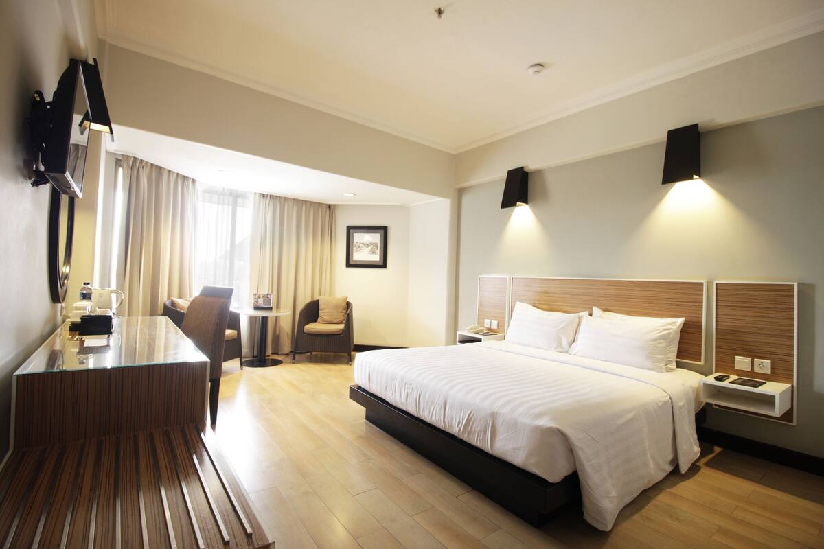 Executive Room, 1 King bed | Sábanas de algodón egipcio, ropa de cama de alta calidad, minibar