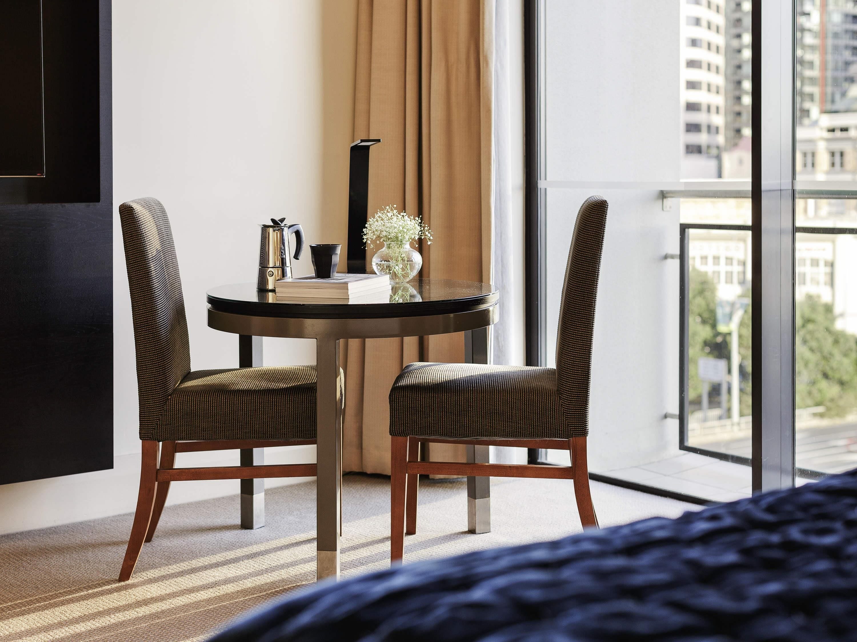 Minibar, in-room safe, desk, iron/ironing board