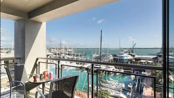 Deluxe Suite, 1 Bedroom (Marina) | 1 bedroom, minibar, in-room safe, desk