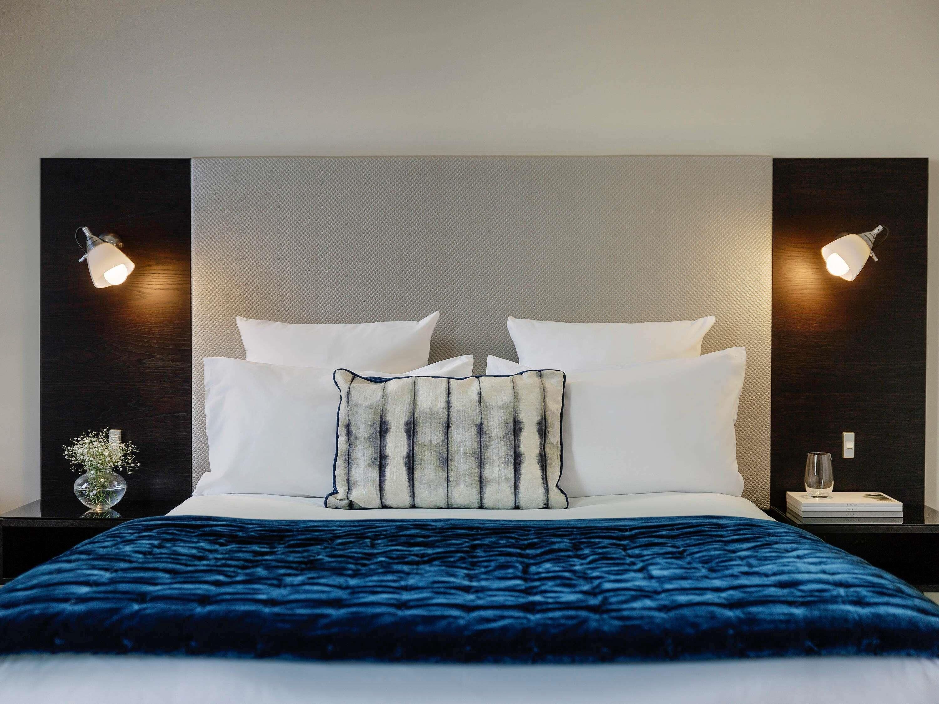 迷你吧、客房内保险箱、办公桌、熨斗/熨衣板