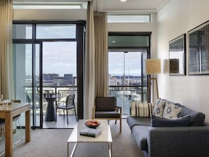 Minibar, in-room safe, desk, iron/ironing board